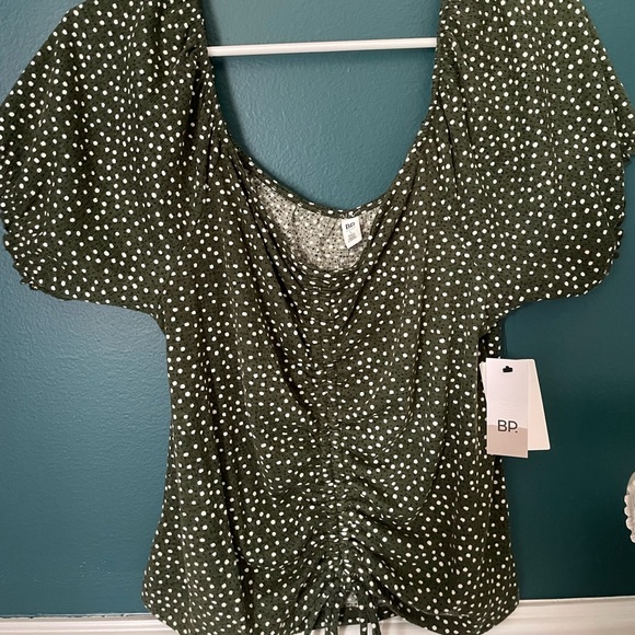 army green and white polka dot top! with synching down the middle with a bow! - Picture 2 of 6